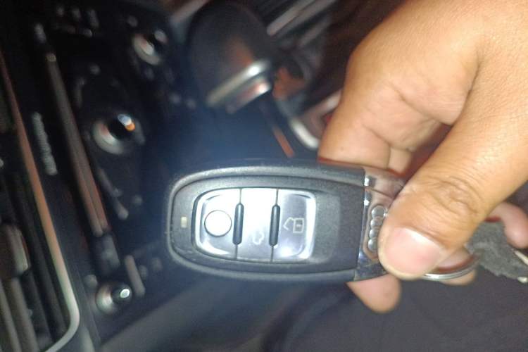 Used Audi Q5 2016 40 TFSI Technology Edition Vehicle Key