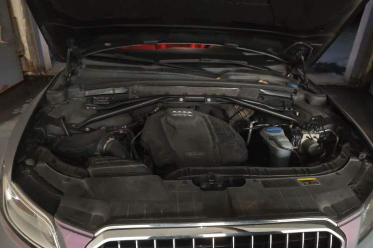Used Audi Q5 2016 40 TFSI Trendy Edition Engine Bay