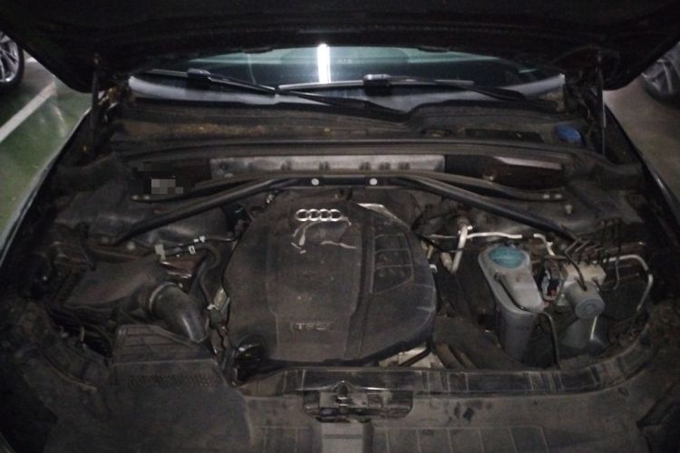 Used Audi Q5 2016 40 TFSI Trendy Edition Engine Bay