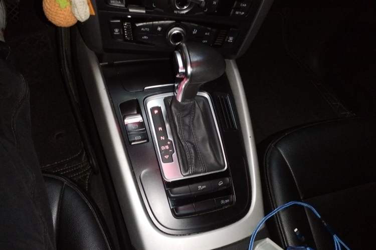 Used Audi Q5 2016 40 TFSI Trendy Edition Gear Lever