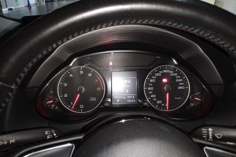 Used Audi Q5 2016 40 TFSI Trendy Edition Instrument Cluster