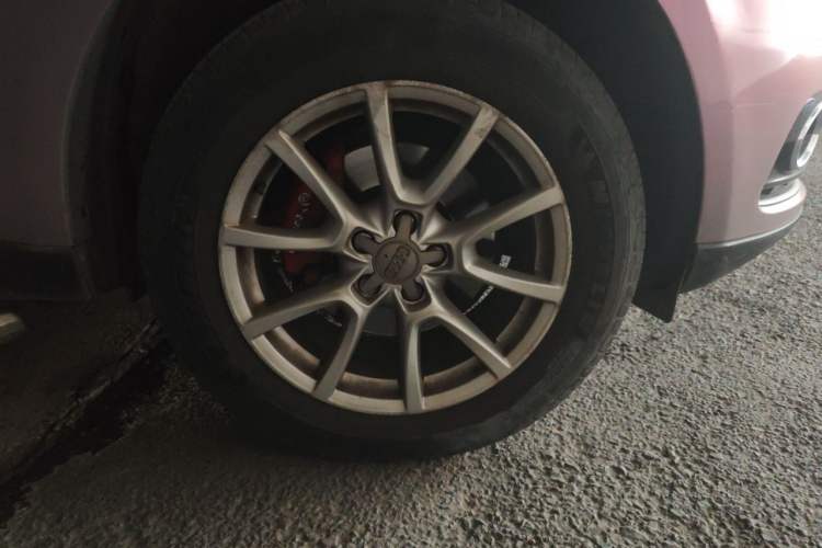 Used Audi Q5 2016 40 TFSI Trendy Edition Right Front Wheel Hub