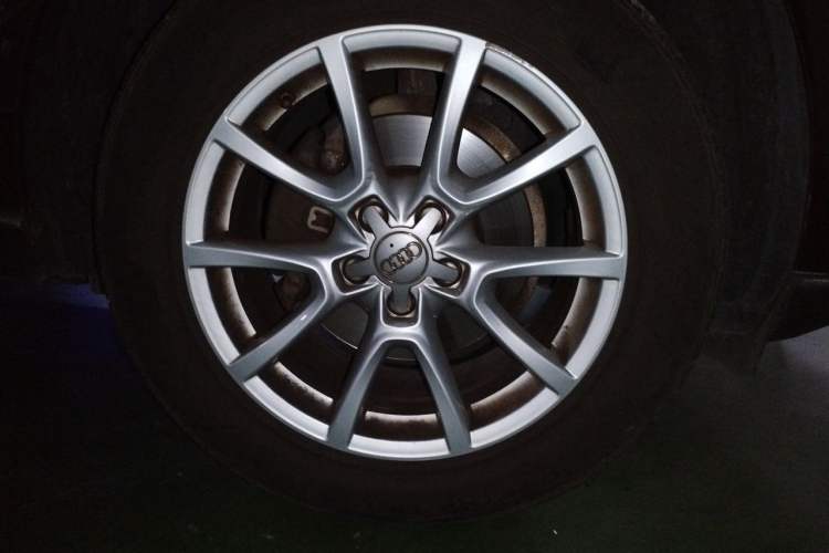 Used Audi Q5 2016 40 TFSI Trendy Edition Right Front Wheel Hub