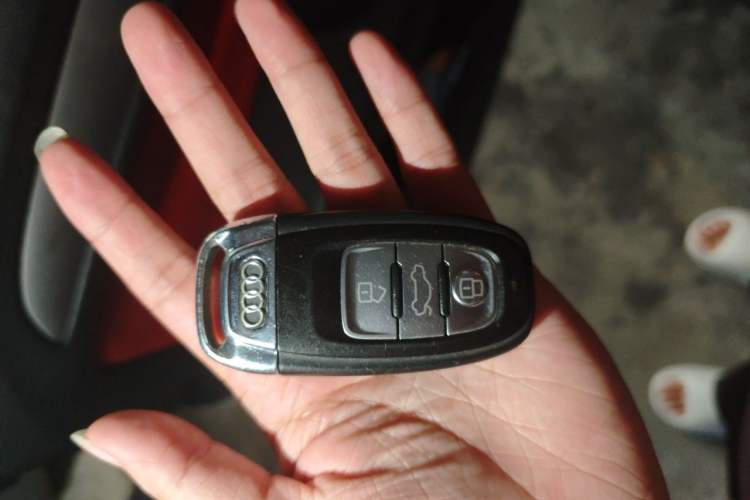 Used Audi Q5 2016 40 TFSI Trendy Edition Vehicle Key