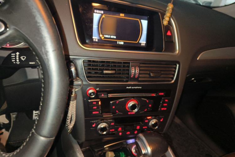 Used Audi Q5 2016 40 TFSI Technology Edition Audio And AC Panel