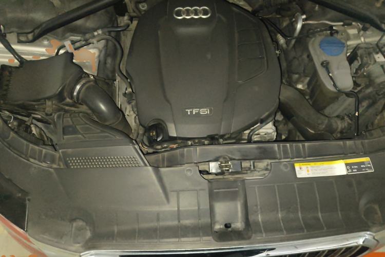 Used Audi Q5 2016 40 TFSI Technology Edition Engine Bay