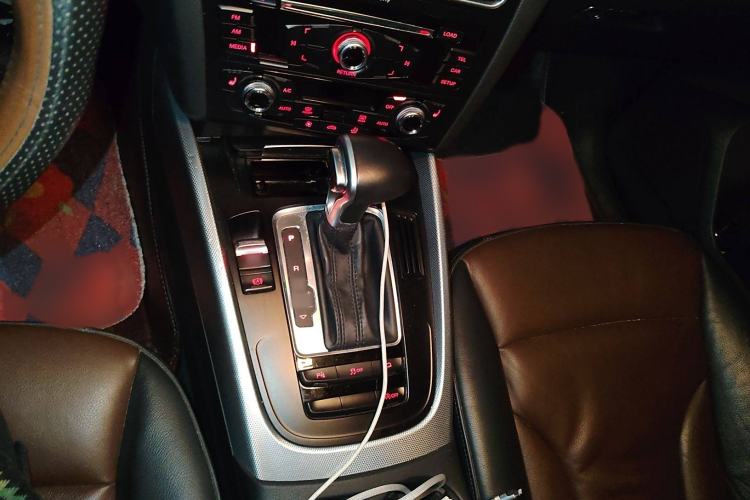 Used Audi Q5 2016 40 TFSI Technology Edition Gear Lever