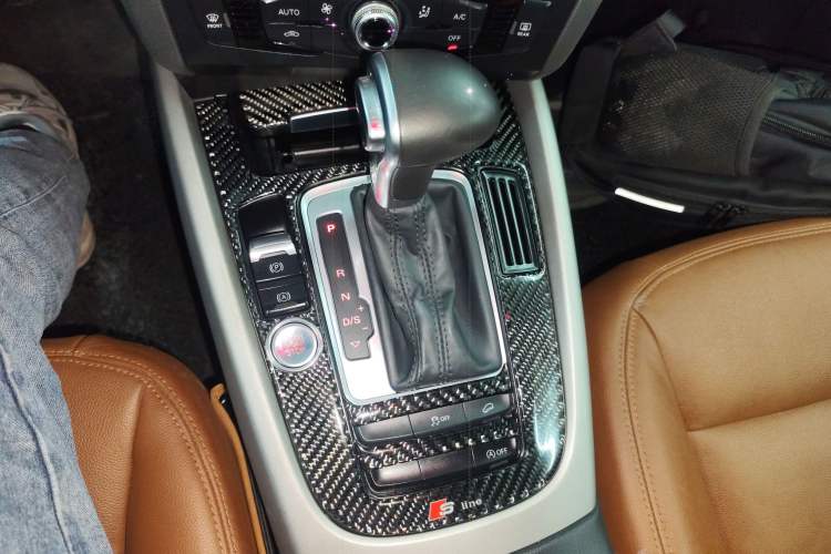 Used Audi Q5 2016 40 TFSI Trendy Edition Gear Lever