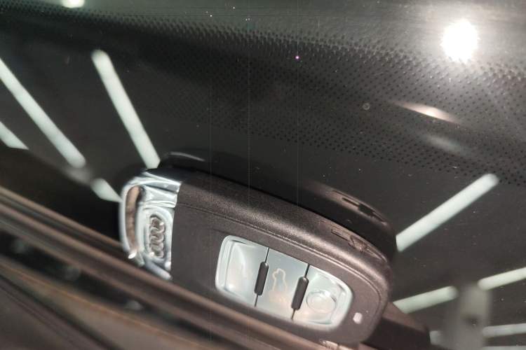 Used Audi Q5 2016 40 TFSI Trendy Edition Interior 1