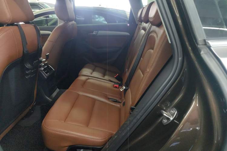 Used Audi Q5 2016 40 TFSI Trendy Edition Interior 4