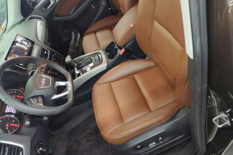 Used Audi Q5 2016 40 TFSI Trendy Edition Left Front Seat