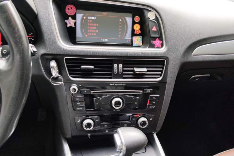 Used Audi Q5 2016 40 TFSI Technology Edition Audio And AC Panel