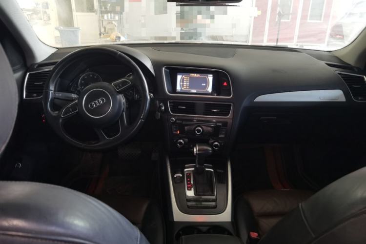 Used Audi Q5 2016 40 TFSI Technology Edition Center Console