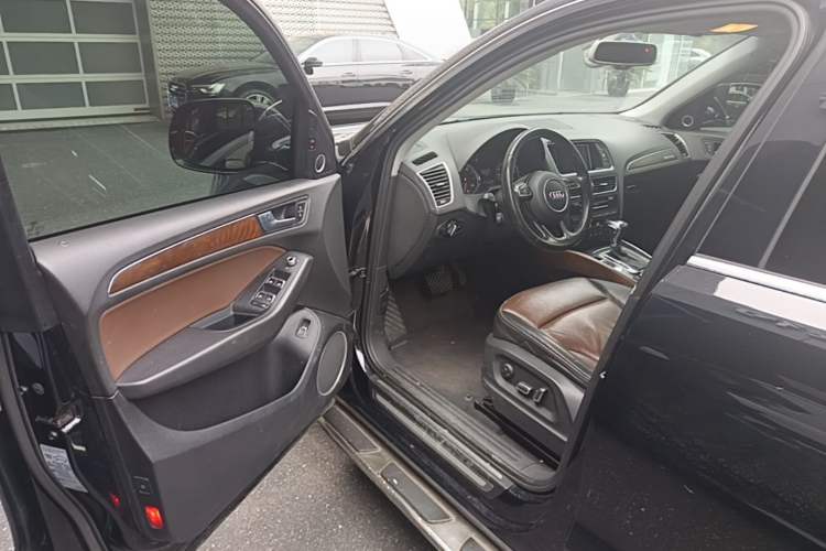 Used Audi Q5 2016 40 TFSI Comfort Model Driver Seat