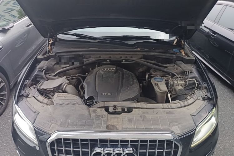 Used Audi Q5 2016 40 TFSI Comfort Model Engine Bay