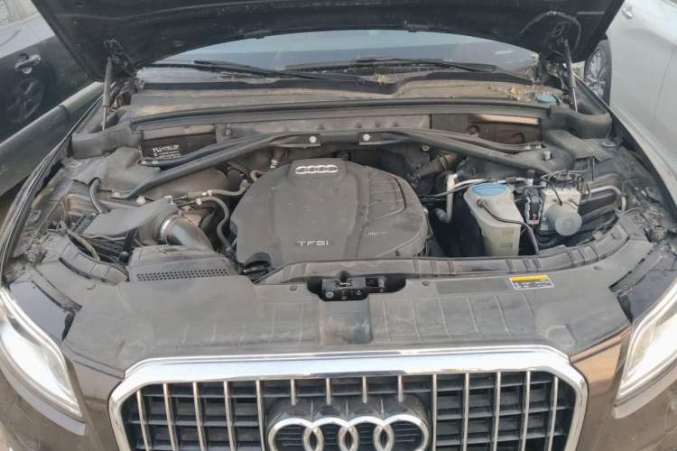 Used Audi Q5 2016 40 TFSI Technology Edition Engine Bay