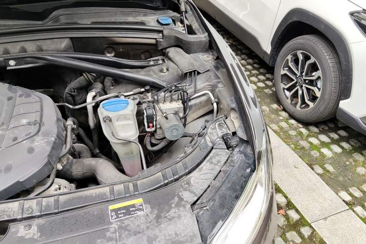Used Audi Q5 2016 40 TFSI Technology Edition Engine Bay Left