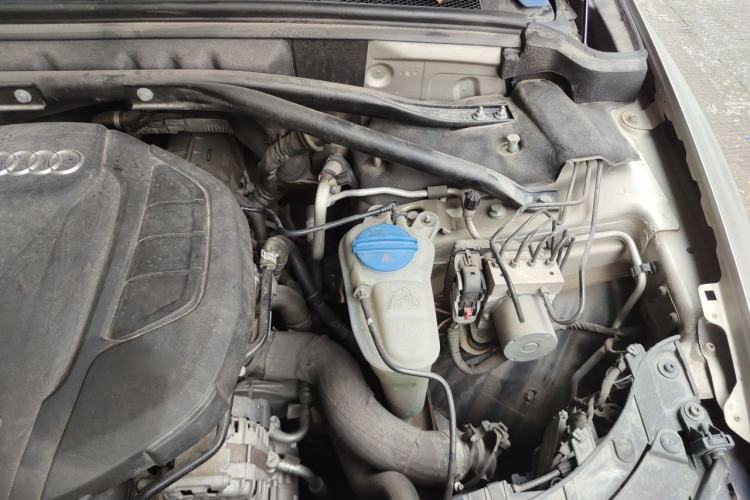 Used Audi Q5 2016 40 TFSI Technology Edition Engine Bay Left