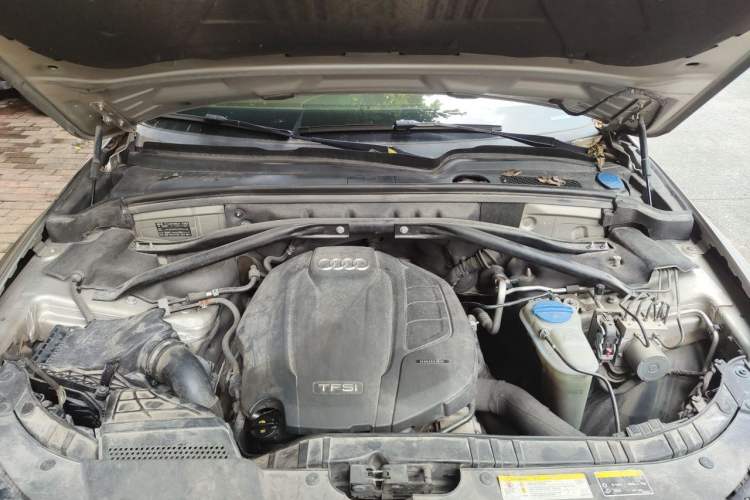 Used Audi Q5 2016 40 TFSI Technology Edition Engine Bay