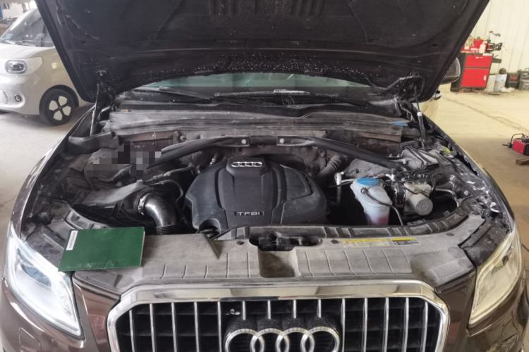 Used Audi Q5 2016 40 TFSI Technology Edition Engine Bay