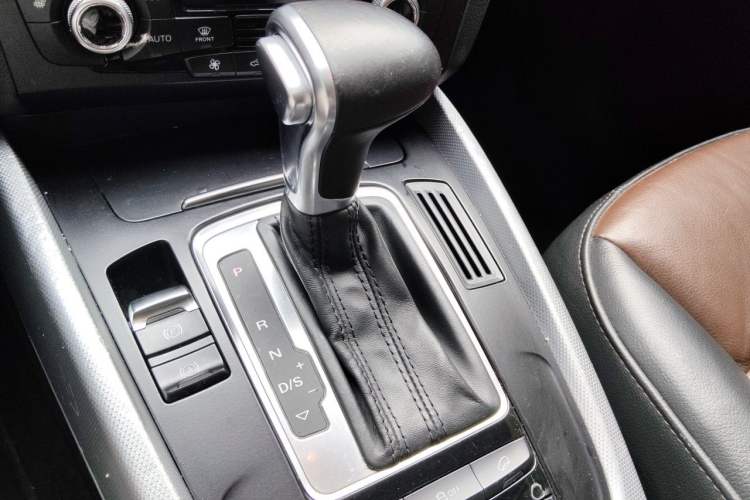 Used Audi Q5 2016 40 TFSI Technology Edition Gear Lever