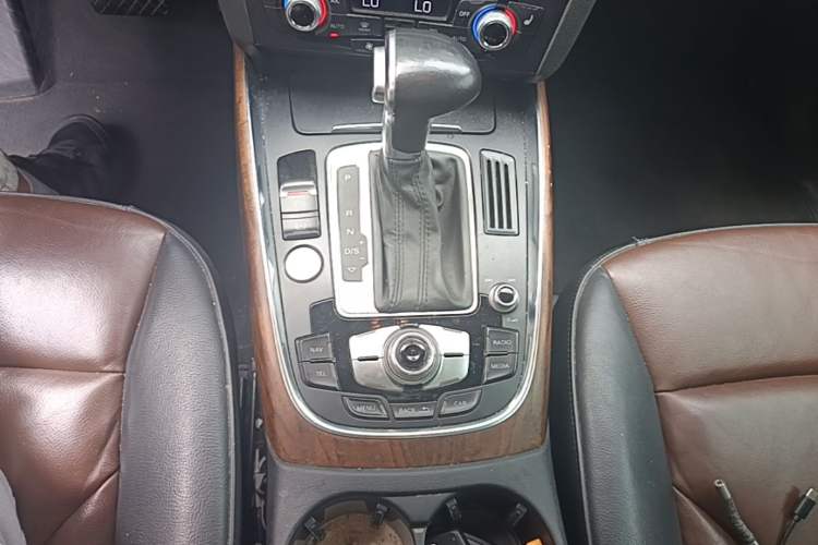 Used Audi Q5 2016 40 TFSI Comfort Model Gear Lever