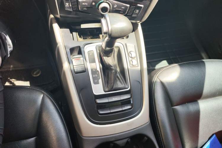 Used Audi Q5 2016 40 TFSI Trendy Edition Gear Lever