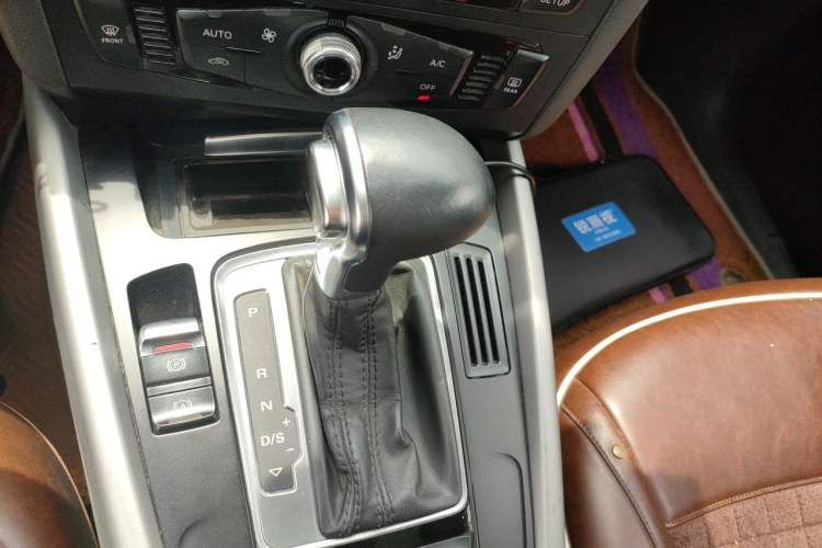 Used Audi Q5 2016 40 TFSI Trendy Edition Gear Lever