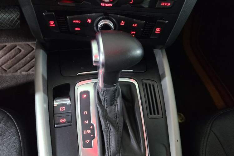 Used Audi Q5 2016 40 TFSI Trendy Edition Gear Lever
