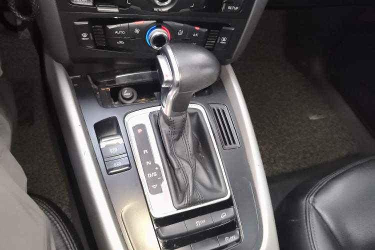 Used Audi Q5 2016 40 TFSI Trendy Edition Gear Lever