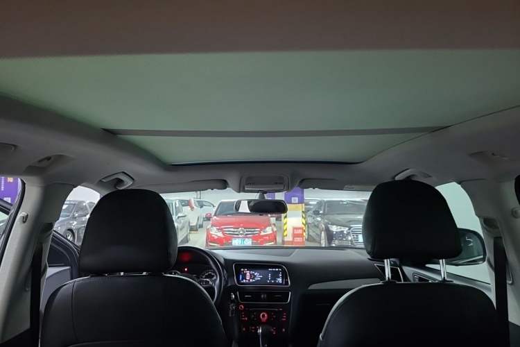 Used Audi Q5 2016 40 TFSI Trendy Edition Headliner