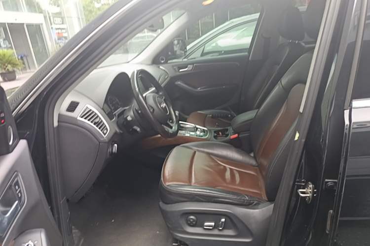 Used Audi Q5 2016 40 TFSI Comfort Model Left Front Seat