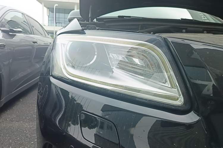 Used Audi Q5 2016 40 TFSI Comfort Model Right Front Headlight