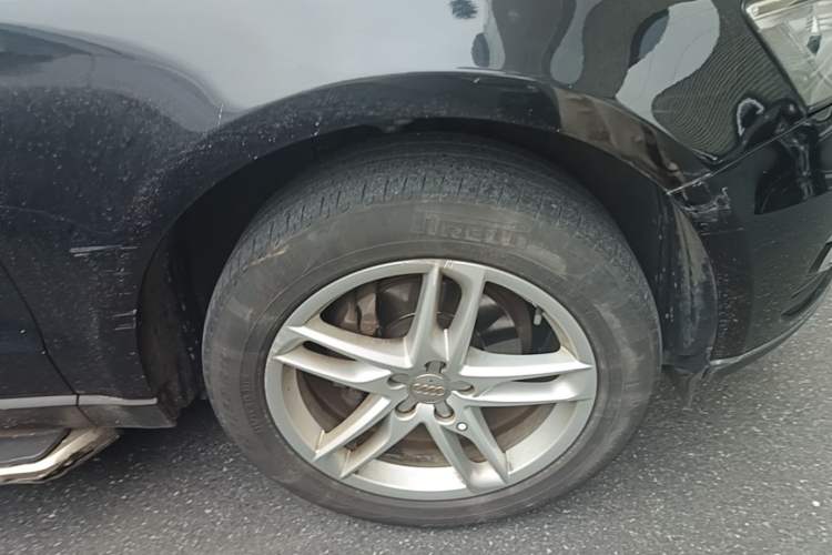 Used Audi Q5 2016 40 TFSI Comfort Model Right Front Wheel Hub