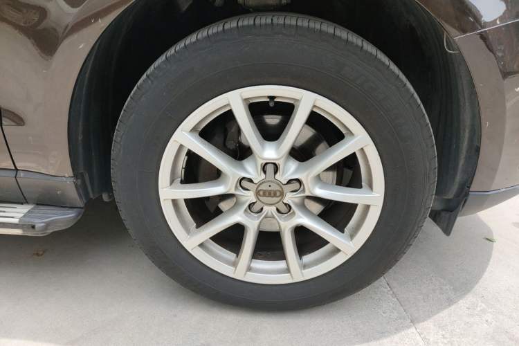 Used Audi Q5 2016 40 TFSI Trendy Edition Right Front Wheel Hub