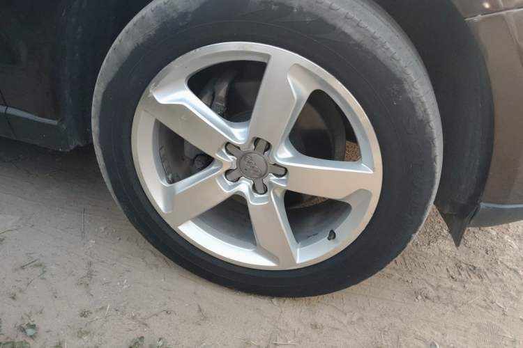Used Audi Q5 2016 40 TFSI Technology Edition Right Front Wheel Hub