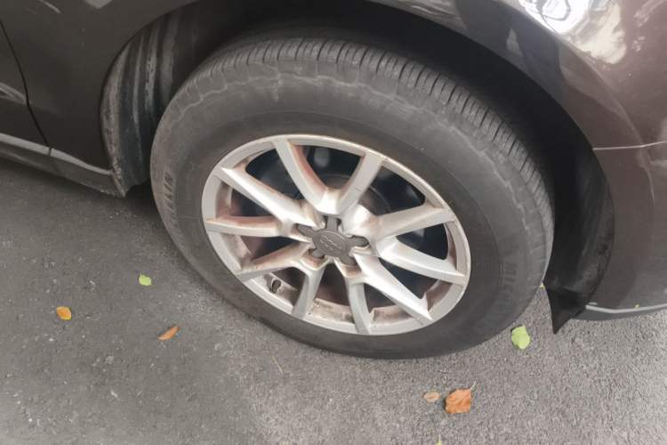 Used Audi Q5 2016 40 TFSI Trendy Edition Right Front Wheel Hub
