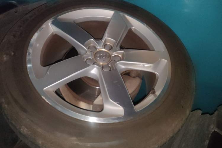 Used Audi Q5 2016 40 TFSI Technology Edition Right Front Wheel Hub