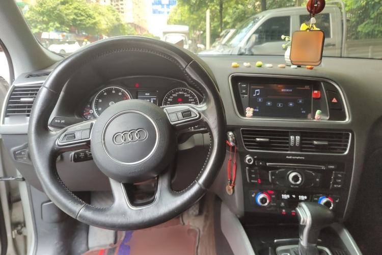 Used Audi Q5 2016 40 TFSI Technology Edition Steering Wheel