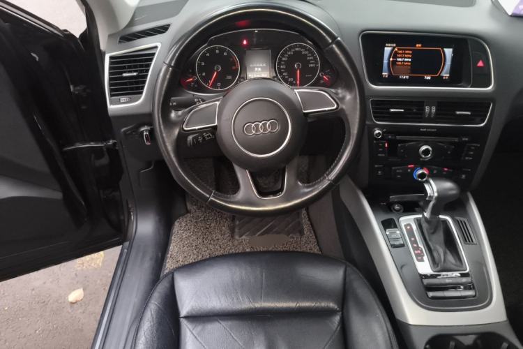 Used Audi Q5 2016 40 TFSI Trendy Edition Steering Wheel