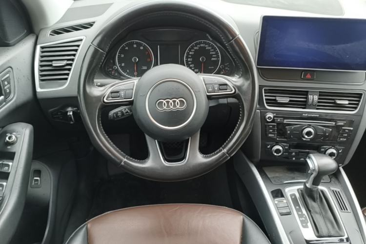 Used Audi Q5 2016 40 TFSI Technology Edition Steering Wheel