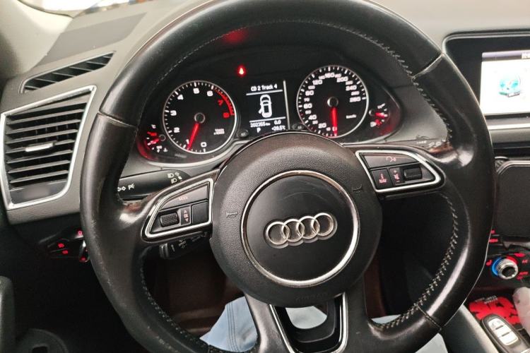Used Audi Q5 2016 40 TFSI Technology Edition Steering Wheel