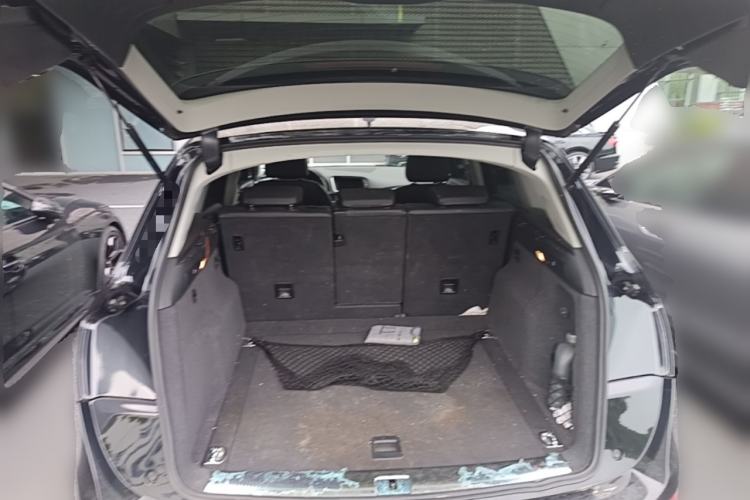 Used Audi Q5 2016 40 TFSI Comfort Model Trunk