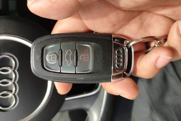 Used Audi Q5 2016 40 TFSI Trendy Edition Vehicle Key