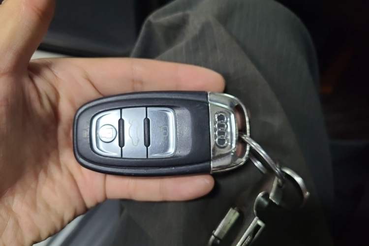 Used Audi Q5 2016 40 TFSI Trendy Edition Vehicle Key