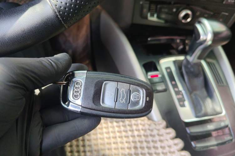 Used Audi Q5 2016 40 TFSI Trendy Edition Vehicle Key