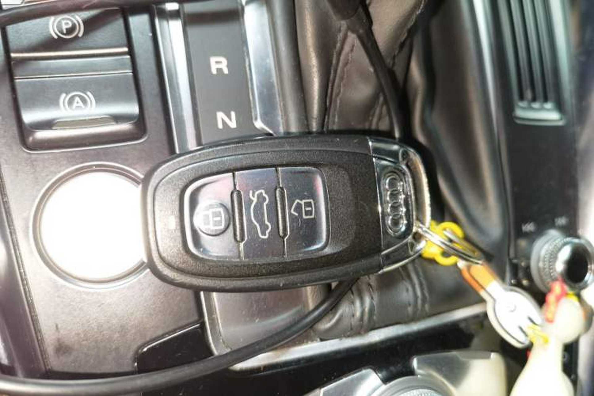 Used Audi Q5 2016 40 TFSI Comfort Model Vehicle Key