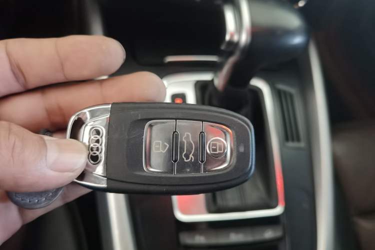 Used Audi Q5 2016 40 TFSI Technology Edition Vehicle Key