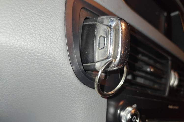 Used Audi Q5 2016 40 TFSI Trendy Edition Vehicle Key