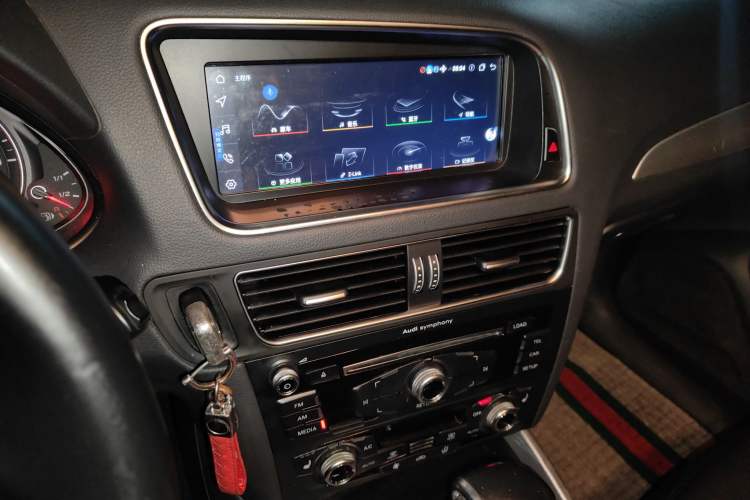 Used Audi Q5 2016 40 TFSI Technology Edition Audio And AC Panel